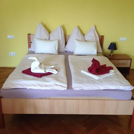 Karibu Bed & Breakfast Hévíz